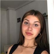 Imparto clases de apoyo escolar que sirvan al alumno a ponerse al día y poder seguir las clases escolares a un buen ritmo .